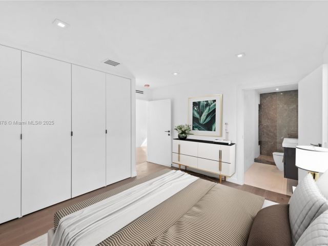 Home for rent at 120 NE 49th St - photo 6083521