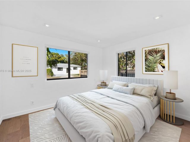 Home for rent at 120 NE 49th St - photo 6083524