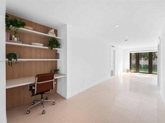 Home for rent at 120 NE 49th St - photo 6083529