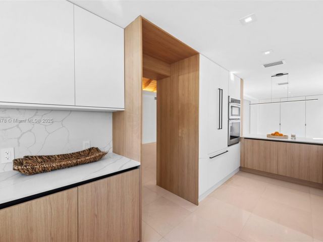 Home for rent at 120 NE 49th St - photo 6083531