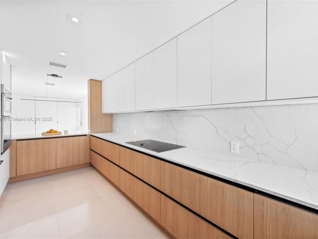 Home for rent at 120 NE 49th St - photo 6083532