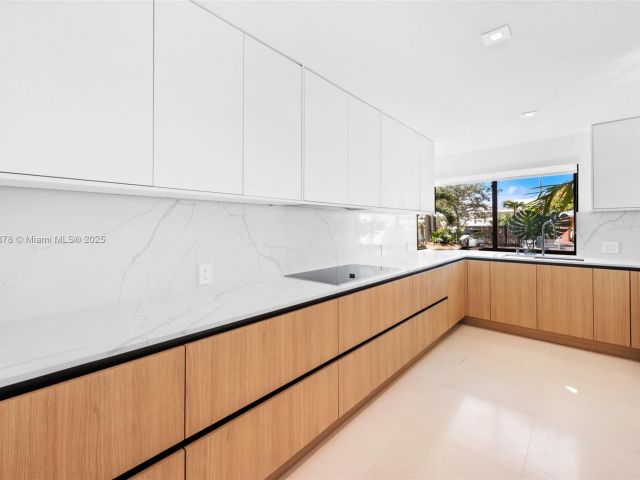 Home for rent at 120 NE 49th St - photo 6083533