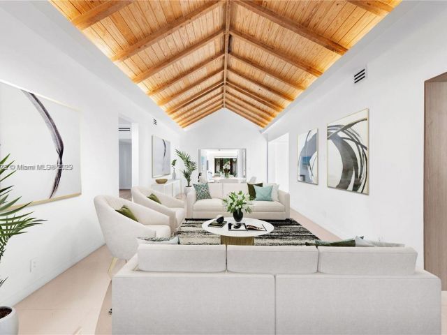 Home for rent at 120 NE 49th St - photo 6083537