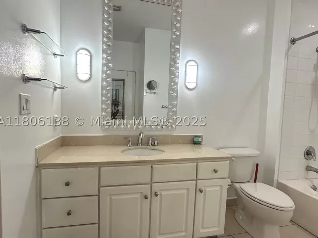 1-bedroom condo for rent in Miami - 2001 Biscayne Blvd 3503 - MondialRealty