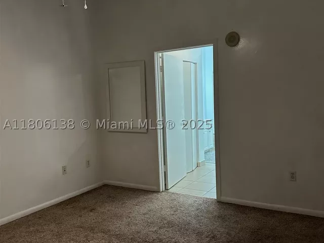 1-bedroom condo for rent in Miami - 2001 Biscayne Blvd 3503 - MondialRealty
