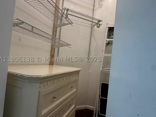 1-bedroom condo for rent in Miami - 2001 Biscayne Blvd 3503 - MondialRealty