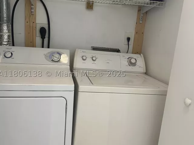 1-bedroom condo for rent in Miami - 2001 Biscayne Blvd 3503 - MondialRealty