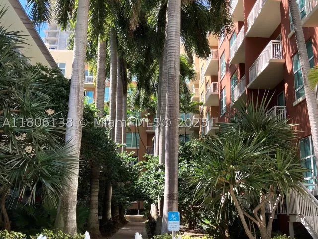 1-bedroom condo for rent in Miami - 2001 Biscayne Blvd 3503 - MondialRealty