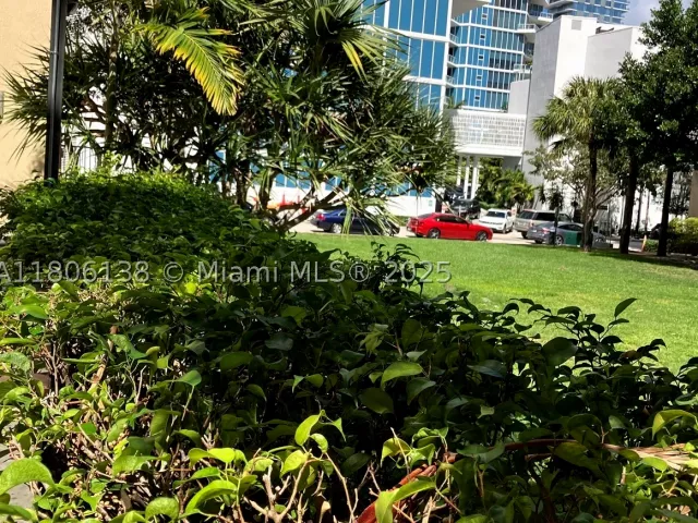 1-bedroom condo for rent in Miami - 2001 Biscayne Blvd 3503 - MondialRealty