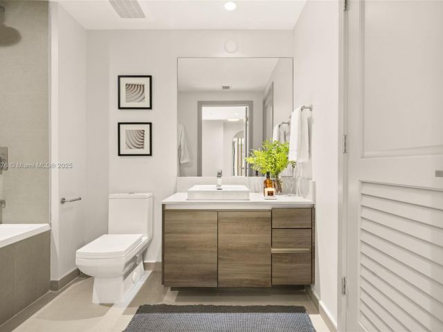 Apartment for rent  Unit #3905 - photo 6047610