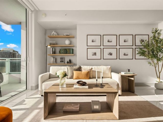 Apartment for rent  Unit #3905 - photo 6047614