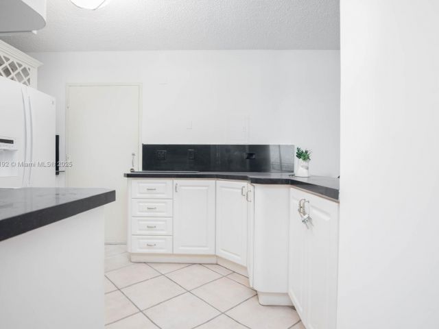 Apartment for sale  Unit #14U - photo 6407976