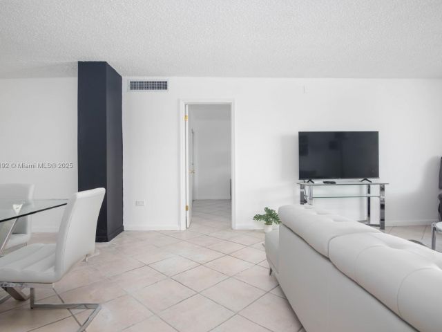 Apartment for sale  Unit #14U - photo 6407977