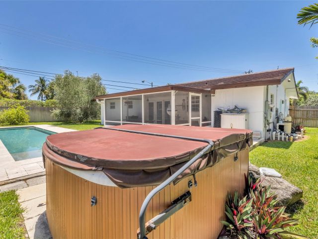 Home for sale at 3213 Dover Rd - photo 6046875