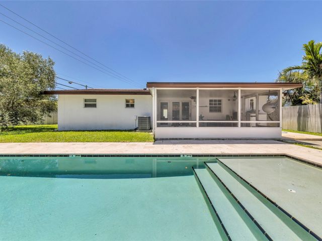 Home for sale at 3213 Dover Rd - photo 6046878