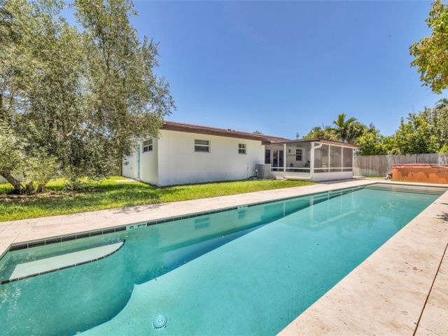 Home for sale at 3213 Dover Rd - photo 6046880