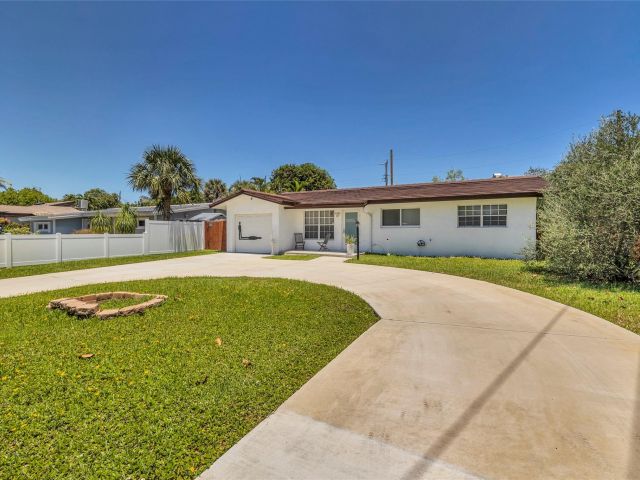 Home for sale at 3213 Dover Rd - photo 6046885