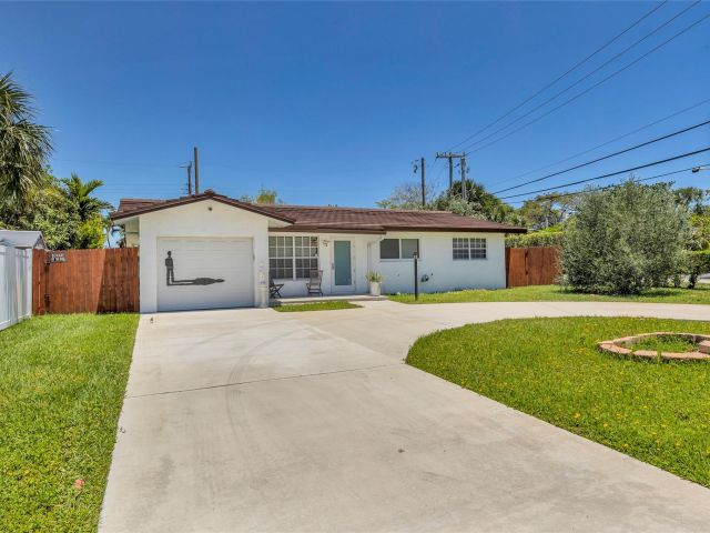 Home for sale at 3213 Dover Rd - photo 6046887