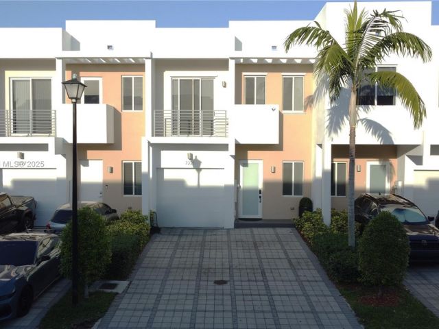 Home for sale at 7221 NW 103rd Path - photo 6045447