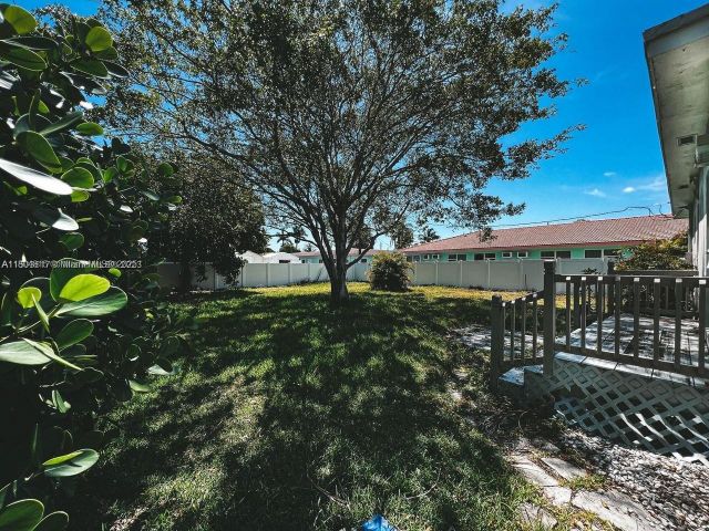 Home for sale at 1231 N 16th Ct - photo 6045583