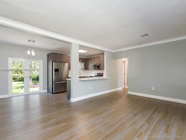 Home for sale at 1231 N 16th Ct - photo 6045590