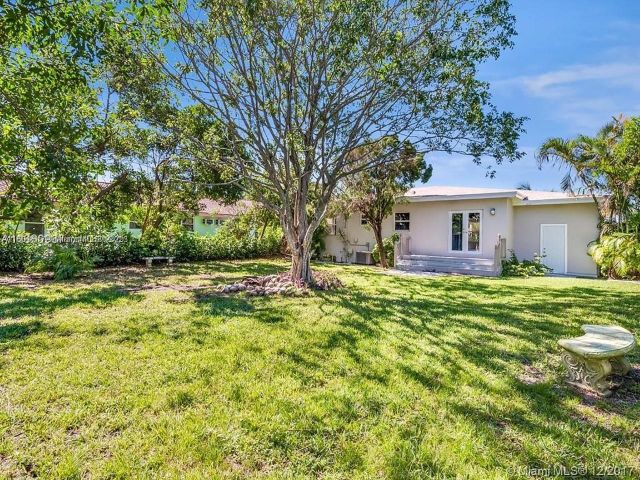 Home for sale at 1231 N 16th Ct - photo 6045591