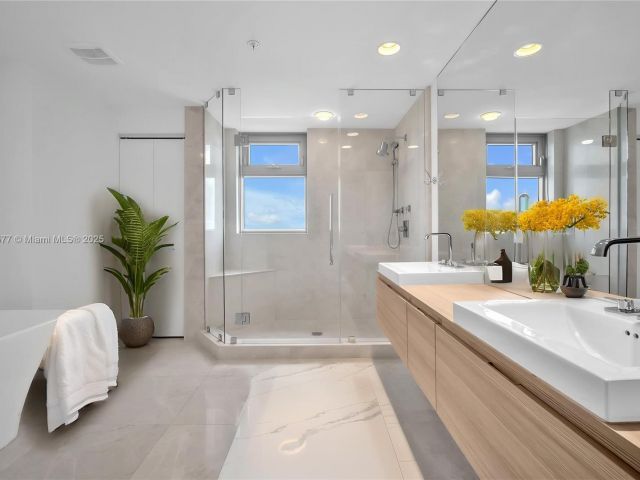 Apartment for sale  Unit #1108 - photo 6098522