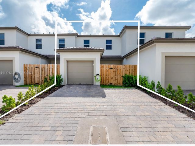 Home for sale at 26480 SW 148th Ct 26480 - photo 6048727