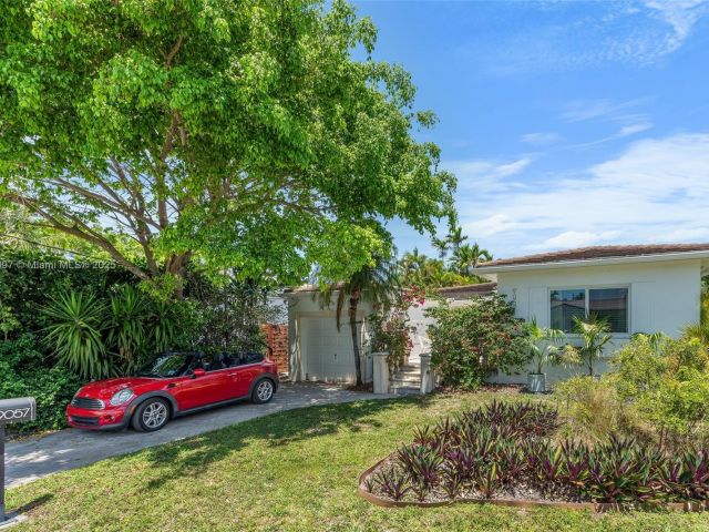 Home for sale at 9057 Emerson Ave - photo 6054869