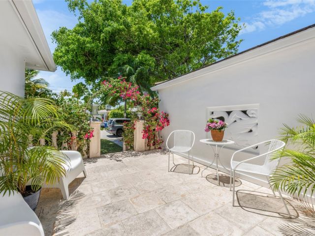 Home for sale at 9057 Emerson Ave - photo 6054886