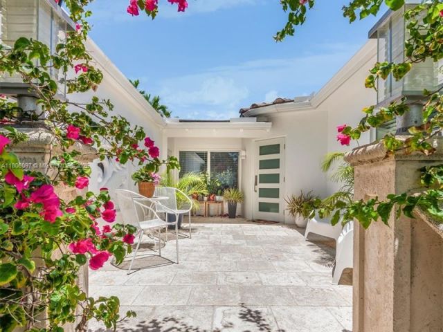 Home for sale at 9057 Emerson Ave - photo 6054887