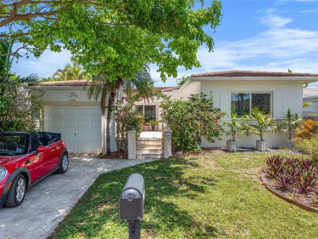 Home for sale at 9057 Emerson Ave - photo 6054888