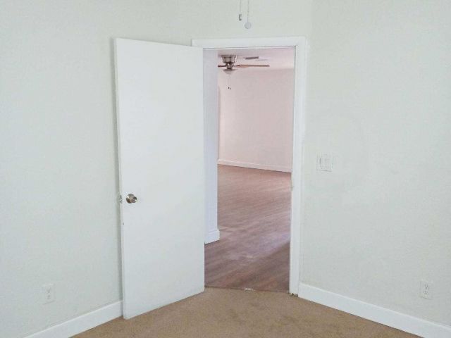 Home for rent at 305 NW 4th Avenue - photo 6505448