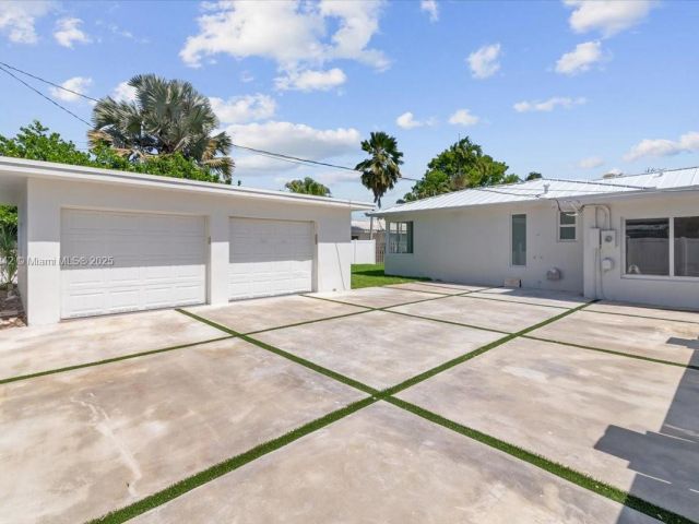 Home for sale at 1459 Jefferson St - photo 6049335