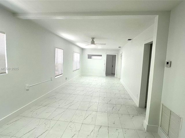 Home for rent at 912 NW 2nd St 912 - photo 6055494