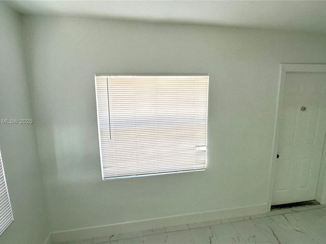 Home for rent at 912 NW 2nd St 912 - photo 6055498