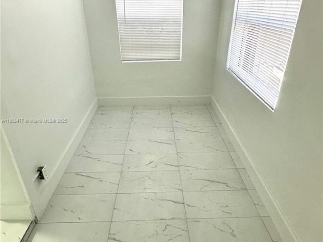 Home for rent at 912 NW 2nd St 912 - photo 6055500