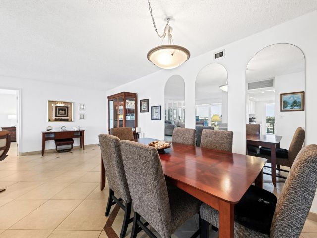 Apartment for sale  Unit #1103 - photo 6052657