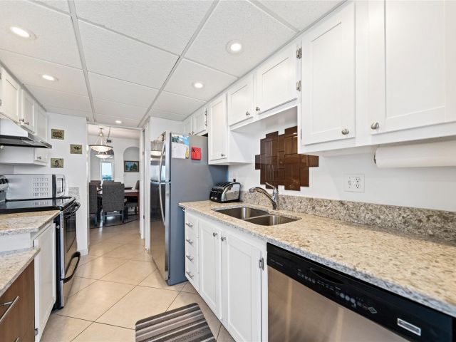 Apartment for sale  Unit #1103 - photo 6052659