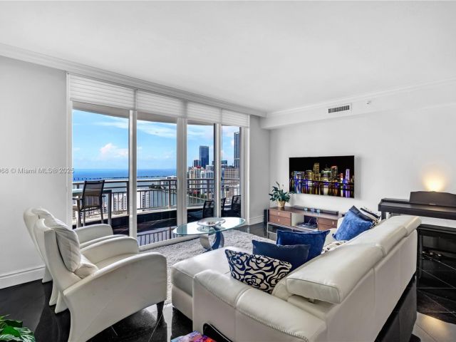 Apartment for sale  Unit #3803 - photo 6052046