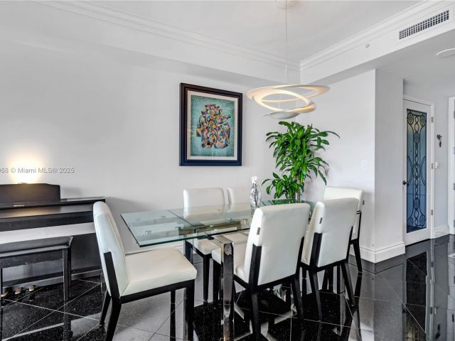 Apartment for sale  Unit #3803 - photo 6052049