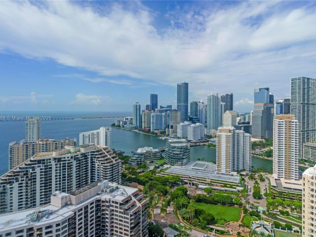 Apartment for sale  Unit #3803 - photo 6052053