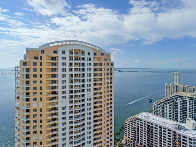 Apartment for sale  Unit #3803 - photo 6052054