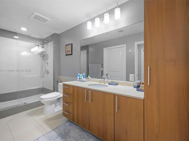 Apartment for sale  Unit #404 - photo 6053090