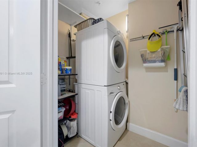 Apartment for sale  Unit #404 - photo 6053095