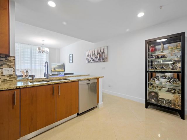 Apartment for sale  Unit #404 - photo 6053096