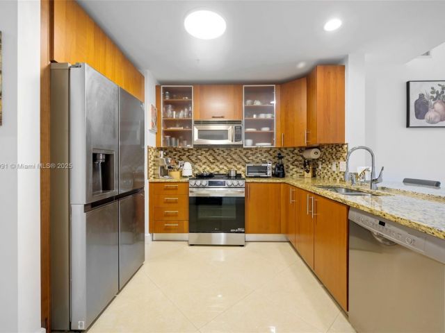 Apartment for sale  Unit #404 - photo 6053097