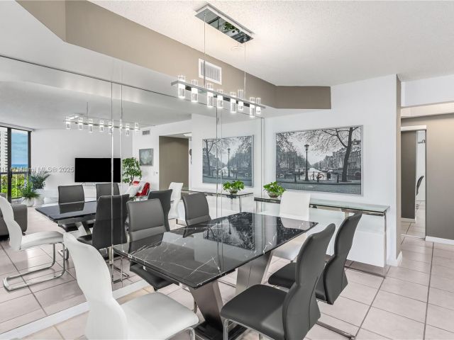 Apartment for sale  Unit #1005 - photo 6054212