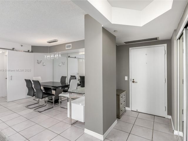 Apartment for sale  Unit #1005 - photo 6054213