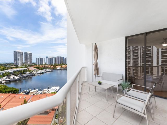 Apartment for sale  Unit #1005 - photo 6054219